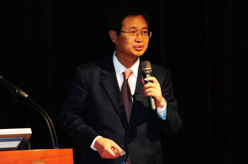 중앙선거관리위원회 김용희 사무총장은  4월 3일(금) 외교부 국제회의실에서 ‘2015년도 재외선거 관리방향’ 강연을 통해 재외공관의 엄정한 정치적 중립을 강조하였다.