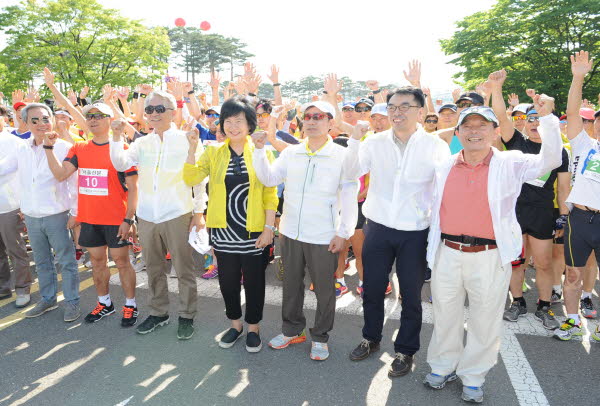 유권자의 날 기념 마라톤대회 개최 관련이미지 1